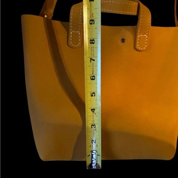 Portland Leather Mustard Color Leathern Crossbody / Satchel Like New Bag - Picture 6 of 9